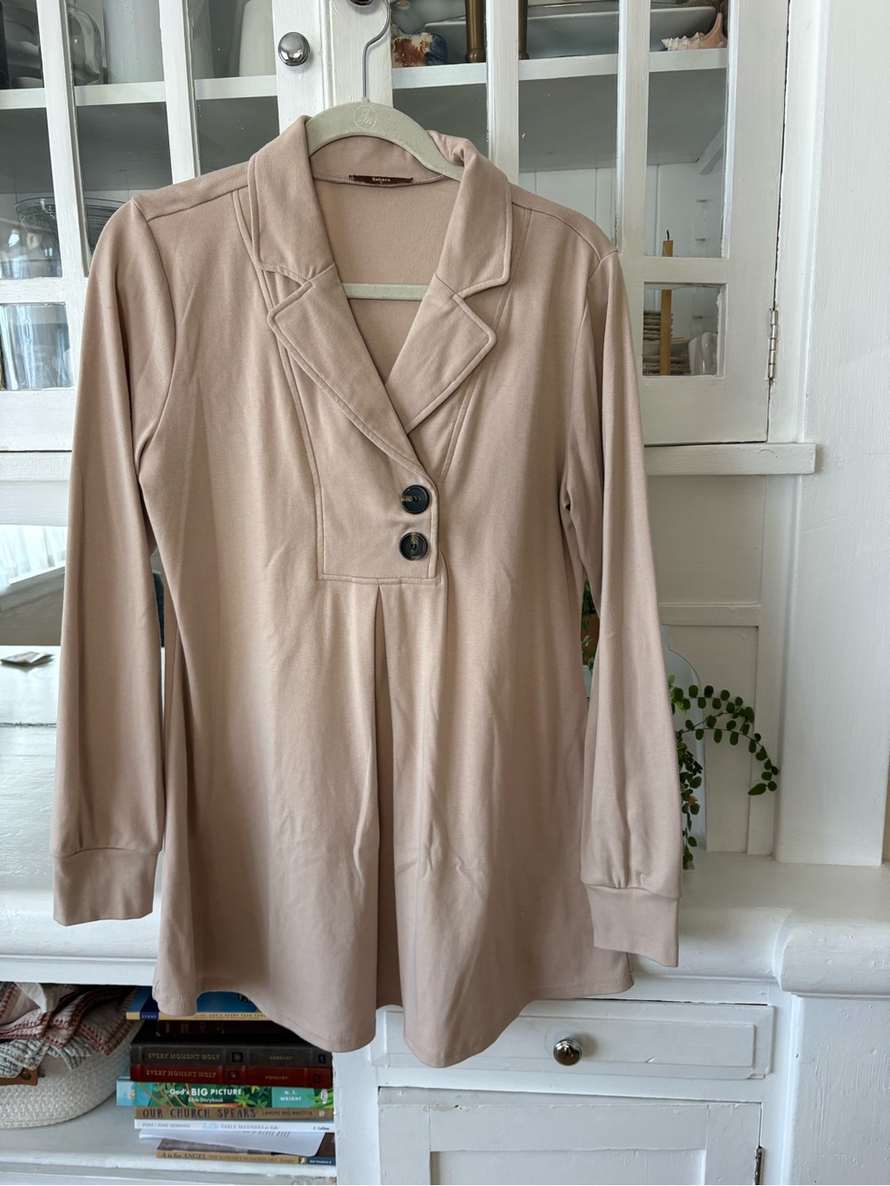 Gaharu Collared Tunic